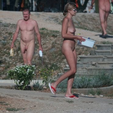 Öffentlichkeit zeigen der sich nackt in Nackt In
