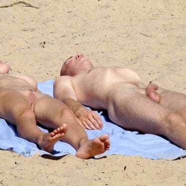 Reife paare nackt am strand