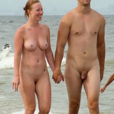 Süße Nackte Paare am Strand